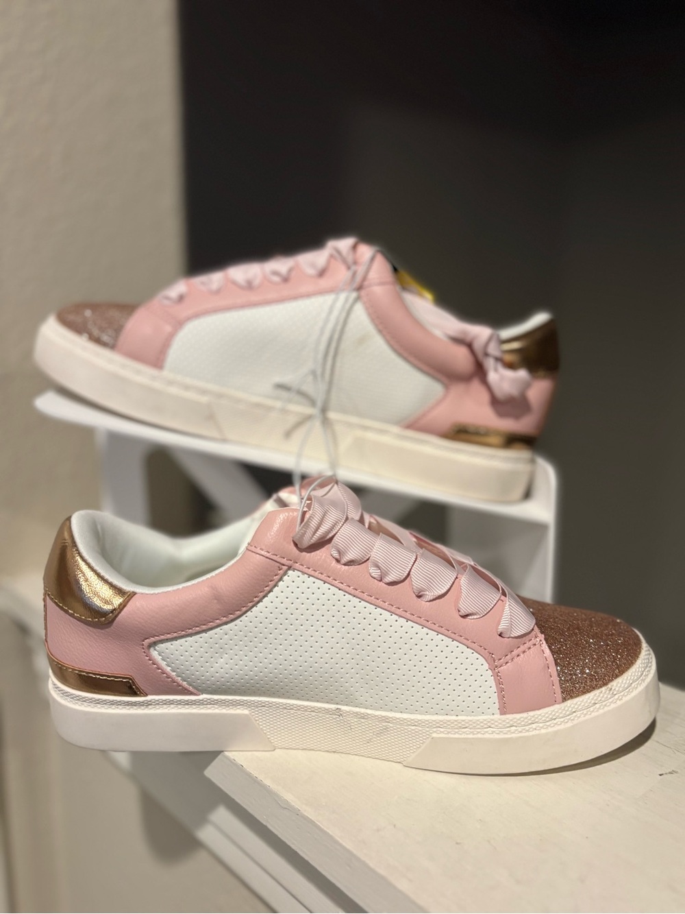 NEW art class Girls' Kaitlyn Court Sneakers Shoes Pink Glitter Stars Youth Sz 4Y - Picture 2 of 6